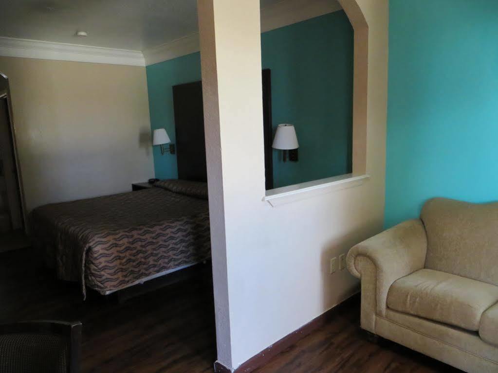 Super 8 By Wyndham Galveston Hotel Exterior foto